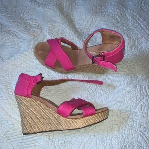 EUC Toms wedge sandals